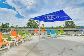 Kimberling City Condo w/ Lake Views & Pool Access