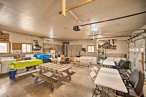 The Lodge in Powersville w/ Game Room & Fire Pit