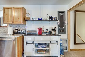 Lovely Tobyhanna Getaway w/ Game Room & Fire Pit!