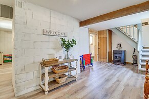 Lovely Tobyhanna Getaway w/ Game Room & Fire Pit!