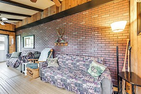 Charming Spirit Lake Home - 6 Mi to Arnolds Park!