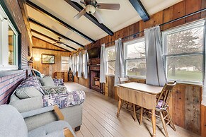 Charming Spirit Lake Home - 6 Mi to Arnolds Park!