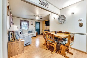 Charming Spirit Lake Home - 6 Mi to Arnolds Park!