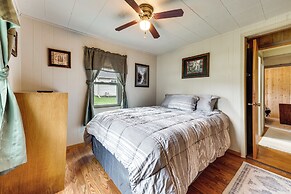 Charming Spirit Lake Home - 6 Mi to Arnolds Park!