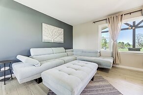 Dry Ridge Farmhouse w/ Hot Tub + Game Room!