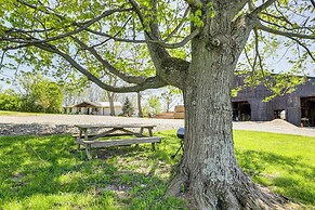Dry Ridge Farmhouse w/ Hot Tub + Game Room!