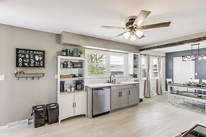 Dry Ridge Farmhouse w/ Hot Tub + Game Room!