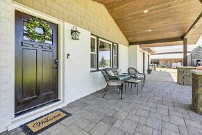 Dry Ridge Farmhouse w/ Hot Tub + Game Room!