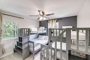 Dry Ridge Farmhouse w/ Hot Tub + Game Room!