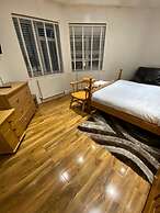 Charming 3-bed Apartment in London