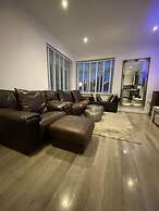 Charming 3-bed Apartment in London