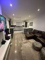 Charming 3-bed Apartment in London