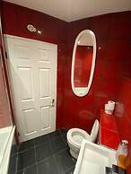 Charming 3-bed Apartment in London