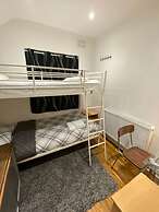 Charming 3-bed Apartment in London
