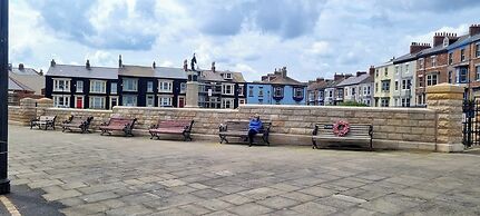 Traditional 3-bed House on the Historic Headland