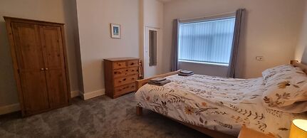 Traditional 3-bed House on the Historic Headland