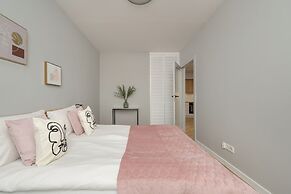 Michalczyka Apartment Wrocław by Renters