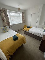 Immaculate 3-bed House in Luton