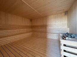 Cozy Skyline Retreat Trion KL - Level 63