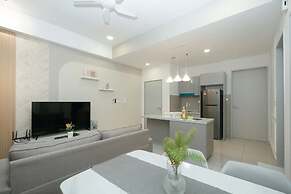 Cozy Skyline Retreat Trion KL - Level 63