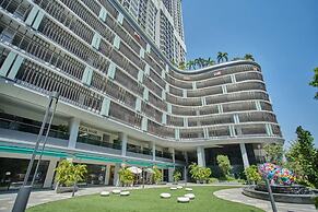 Cozy Skyline Retreat Trion KL - Level 63