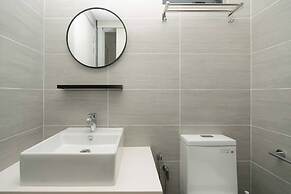 Cozy Skyline Retreat Trion KL - Level 63