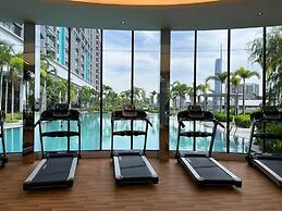 Cozy Skyline Retreat Trion KL - Level 63
