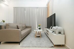 Cozy Skyline Retreat Trion KL - Level 63