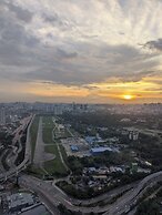 Cozy Skyline Retreat Trion KL - Level 63