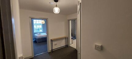 1 Bdr Modern Living in The Old Bank Hse