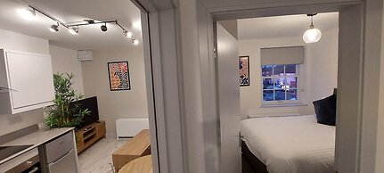 1 Bdr Modern Living in The Old Bank Hse