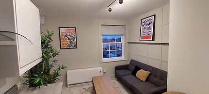 1 Bdr Modern Living in The Old Bank Hse