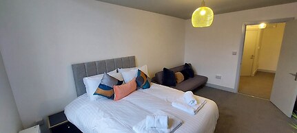 1 Bdr Modern Living in The Old Bank Hse