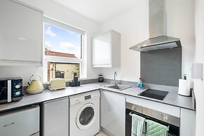 1 Bdr Modern Living in The Old Bank Hse