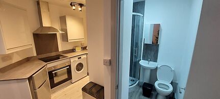 1 Bdr Modern Living in The Old Bank Hse