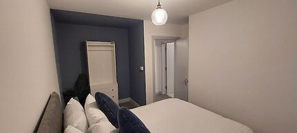 1 Bdr Modern Living in The Old Bank Hse