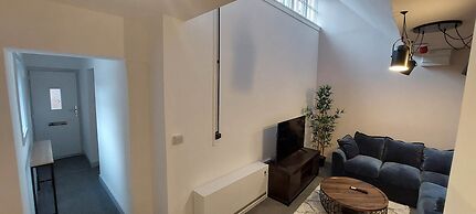 1 Bdr Modern Living in The Old Bank Hse