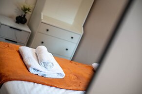 1 Bdr Modern Living in The Old Bank Hse