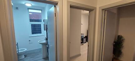 1 Bdr Modern Living in The Old Bank Hse