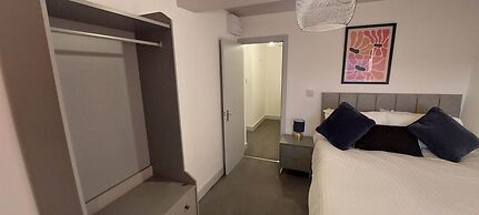 1 Bdr Modern Living in The Old Bank Hse