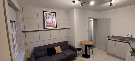 1 Bdr Modern Living in The Old Bank Hse