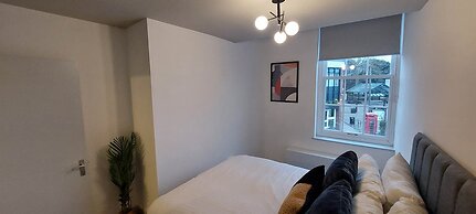 1 Bdr Modern Living in The Old Bank Hse