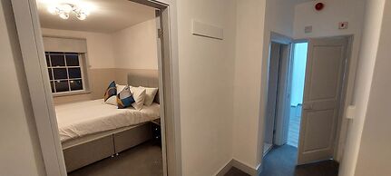 1 Bdr Modern Living in The Old Bank Hse