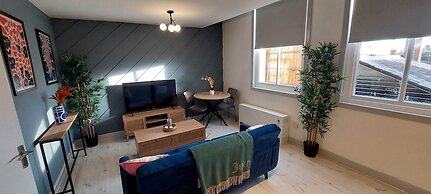 1 Bdr Modern Living in The Old Bank Hse