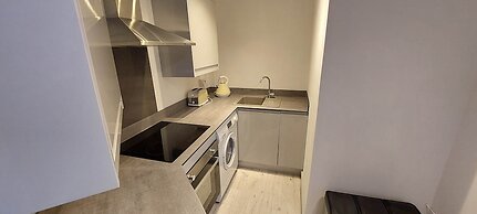 1 Bdr Modern Living in The Old Bank Hse