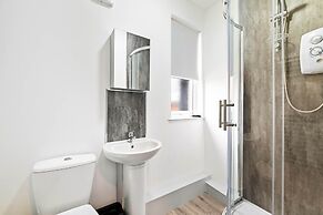 1 Bdr Modern Living in The Old Bank Hse