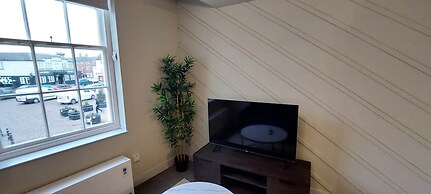 1 Bdr Modern Living in The Old Bank Hse