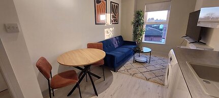 1 Bdr Modern Living in The Old Bank Hse