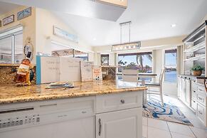 Luxury Long Waterview w Pool-kayaks-clubs-bikes