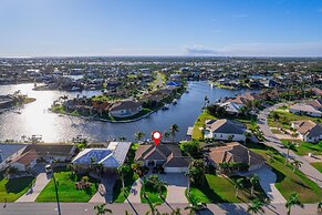 Luxury Long Waterview w Pool-kayaks-clubs-bikes